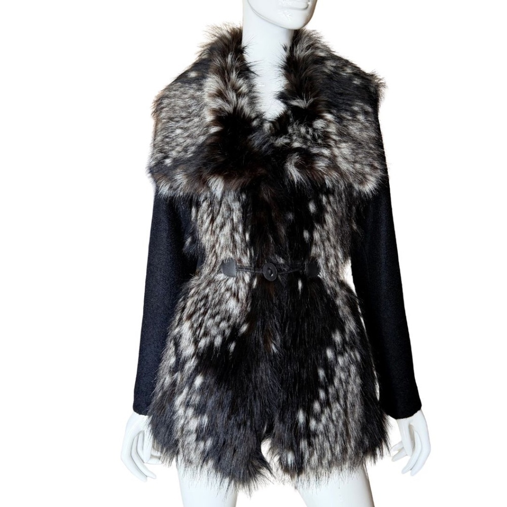 Laundry By Shelli Segal Black And White Faux Fur Coat With Boucle Sleeves Size M